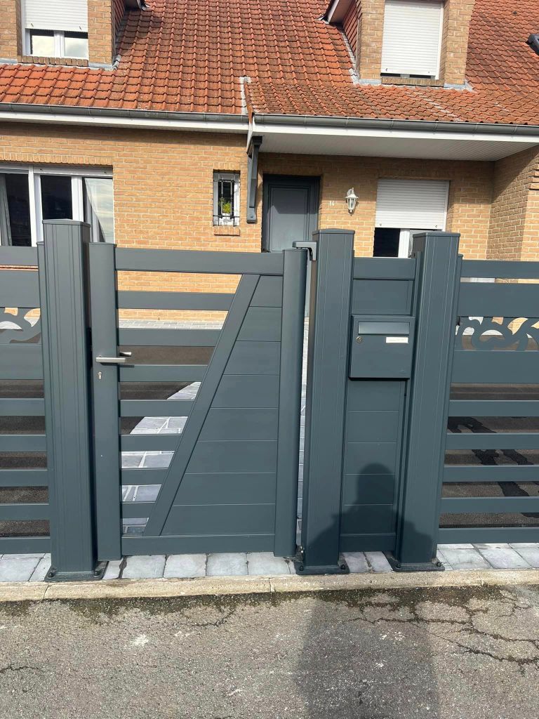 Portillon et totem aluminium